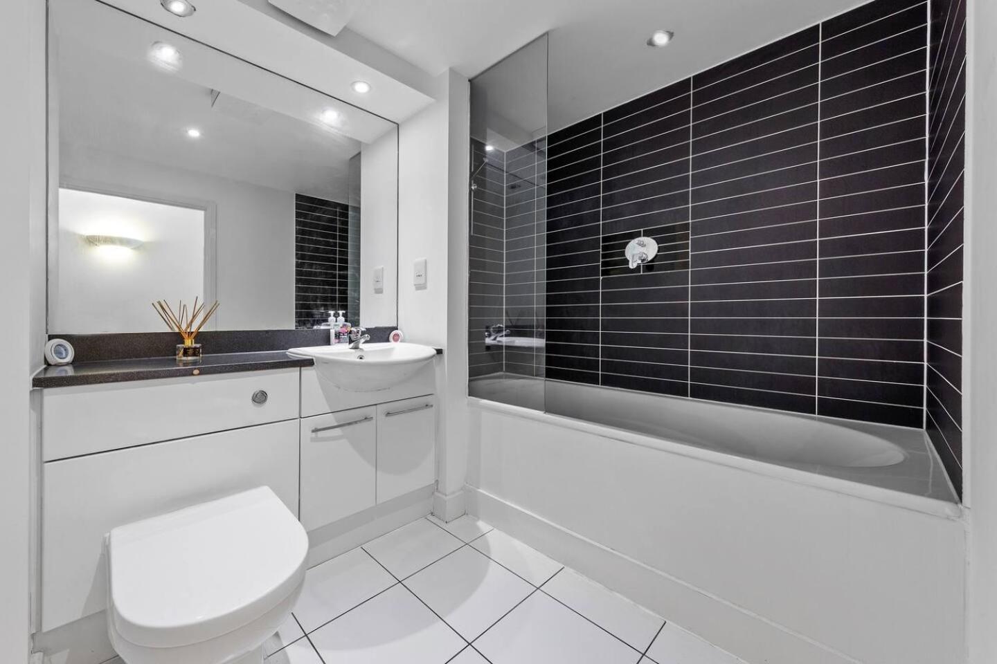 Lovely & Cosy 2 Beds London Skyline View Εξωτερικό φωτογραφία